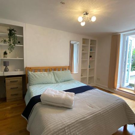 לונדון Spacious 2-Bed Flat With Garden, 3 Minutes Walk From Oval Tube Station מראה חיצוני תמונה