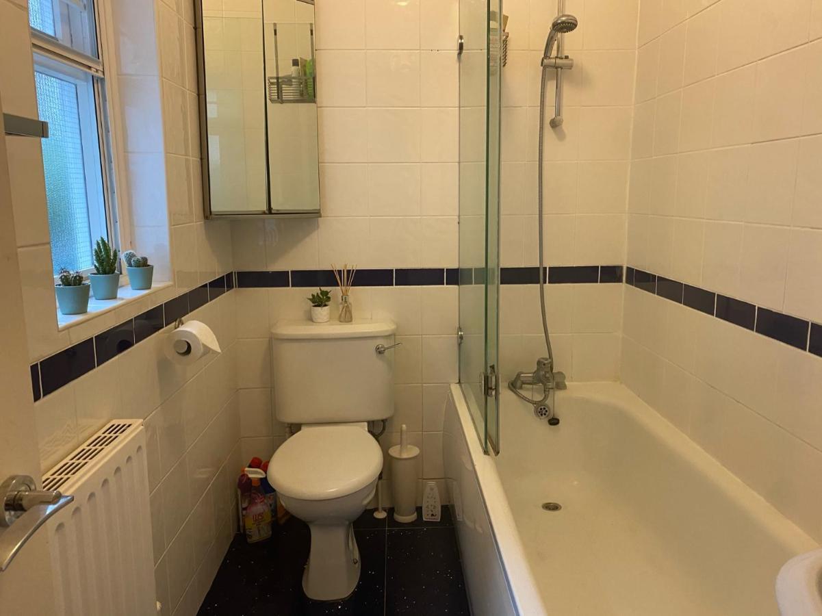 לונדון Spacious 2-Bed Flat With Garden, 3 Minutes Walk From Oval Tube Station מראה חיצוני תמונה